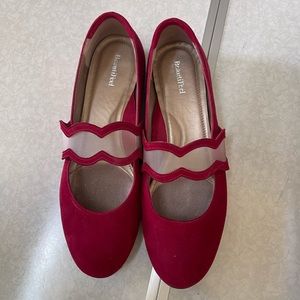 VGUC BeautiFeel Iris Dark Red Suede - size 40 (size 9.5)